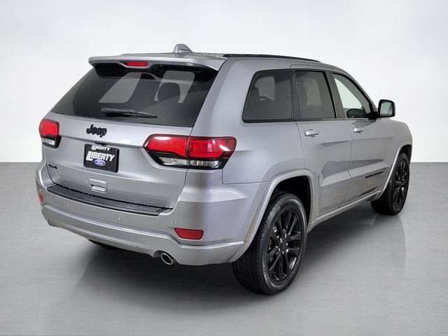 Used 2020 Jeep Grand Cherokee Altitude AWD/4WD image 3