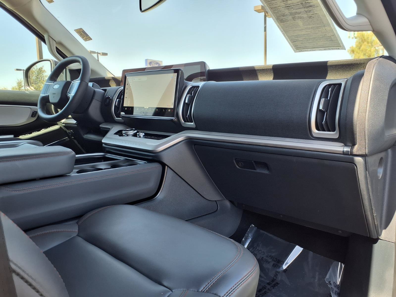 Certified 2025 Ford Expedition Active AWD/4WD image 10