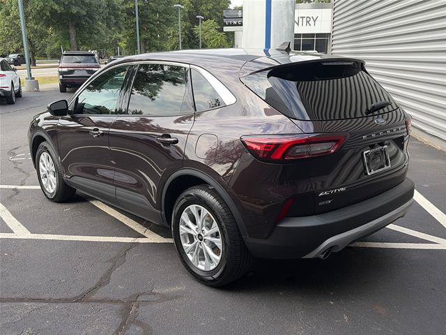 Certified 2023 Ford Escape Active AWD/4WD image 3