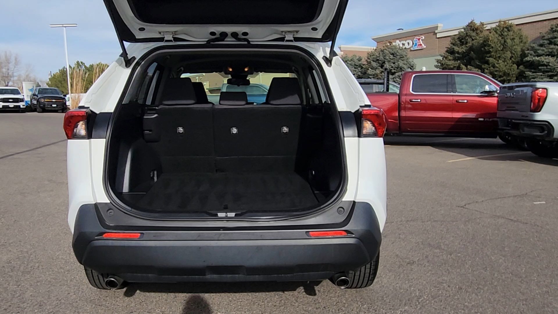 Used 2019 Toyota RAV4 LE image 26