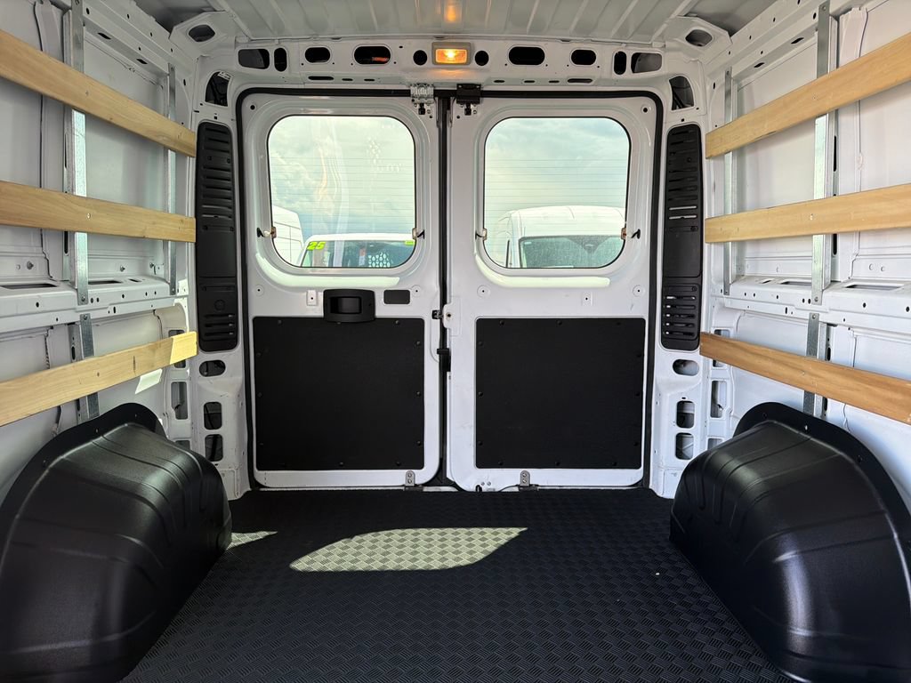 Used 2025 RAM ProMaster 2500 w/ U-Haul Equipment Group FWD image 20