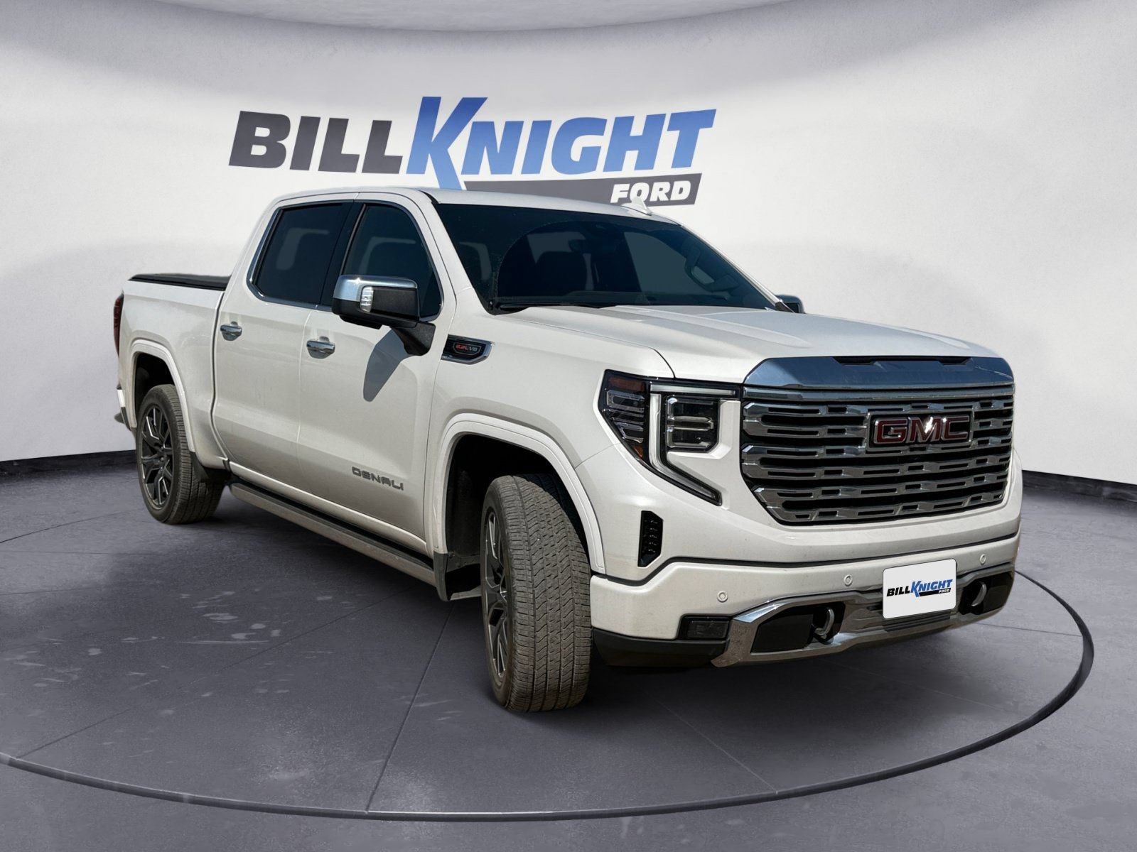 Used 2025 GMC Sierra 1500 Denali w/ Denali Reserve Package AWD/4WD image 7