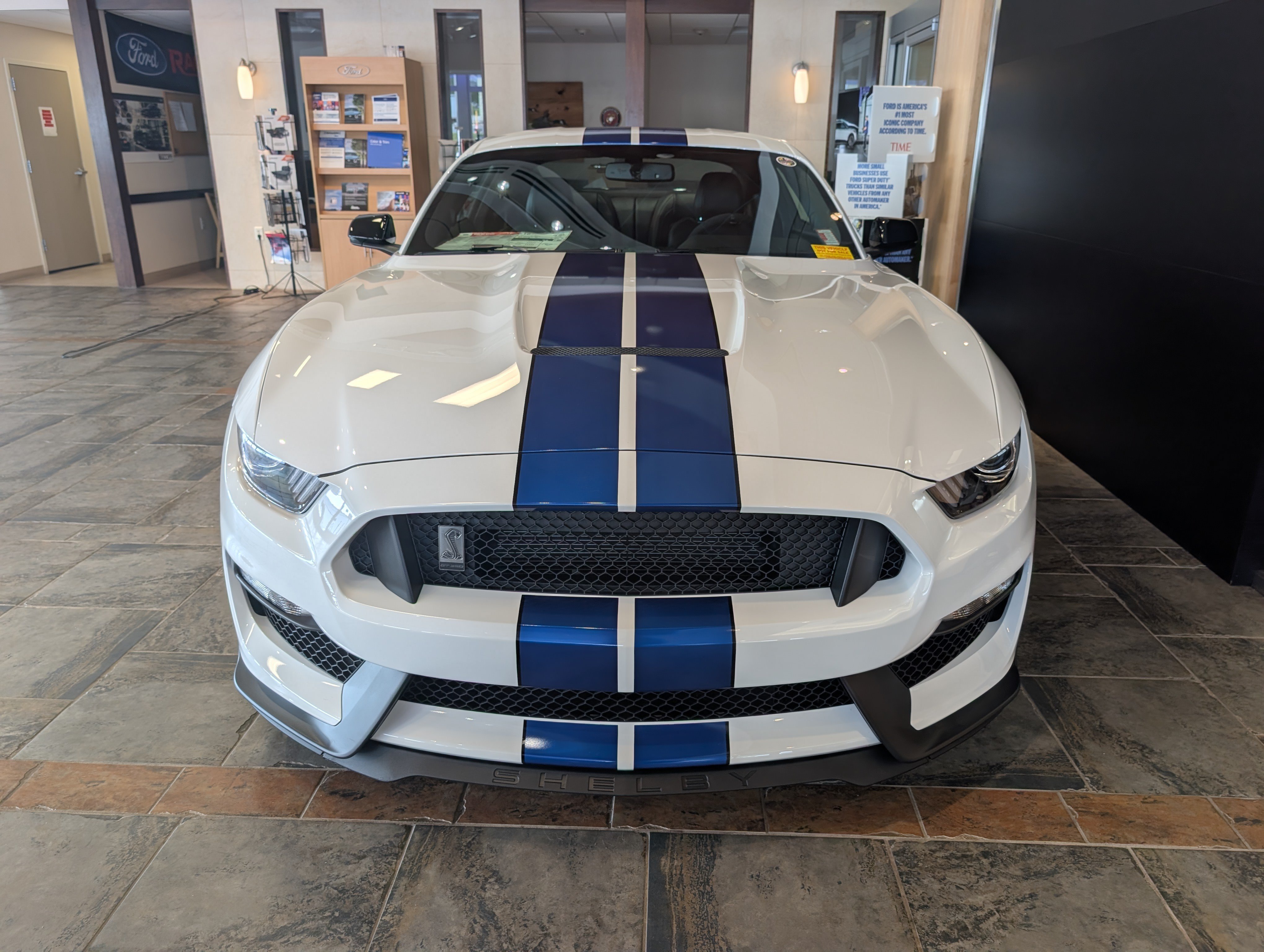 Certified 2018 Ford Mustang Shelby GT350 w/ Convenience Package RWD image 8