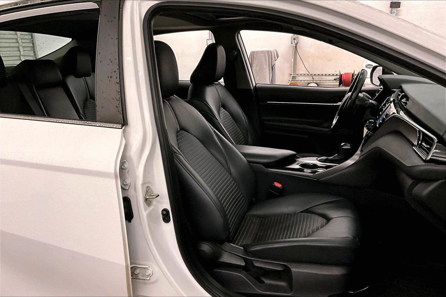 Used 2019 Toyota Camry SE image 9