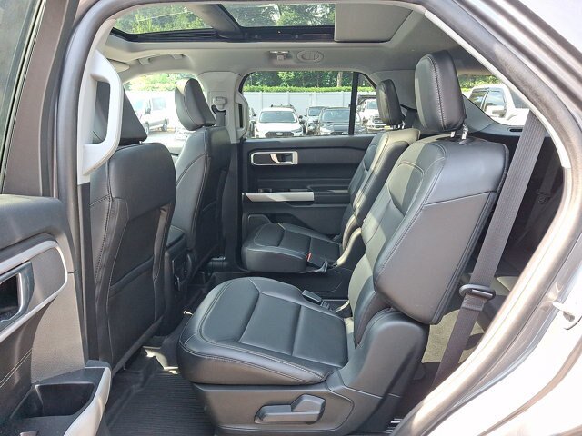 Certified 2022 Ford Explorer XLT w/ Equipment Group 202A AWD/4WD image 12