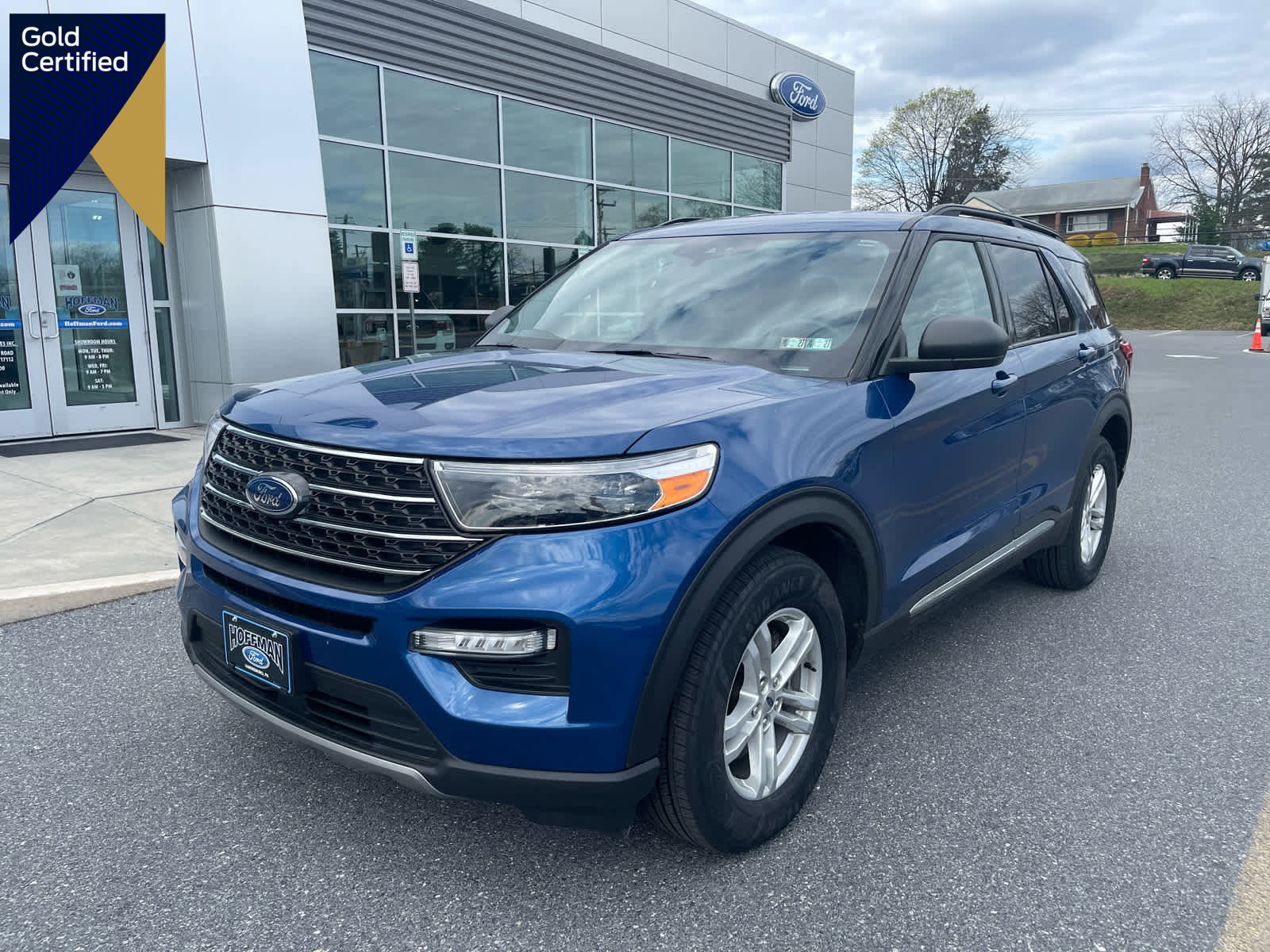 Certified 2022 Ford Explorer XLT w/ Equipment Group 202A image 1