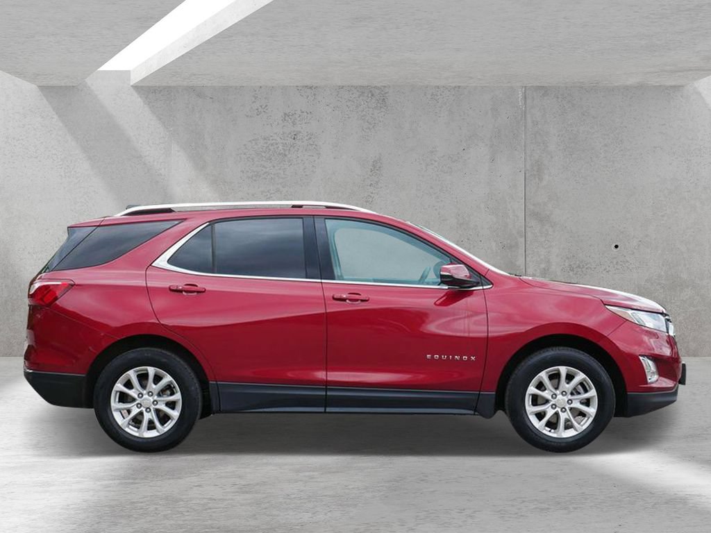 Used 2018 Chevrolet Equinox LT w/ Sun & Infotainment Package AWD/4WD image 2