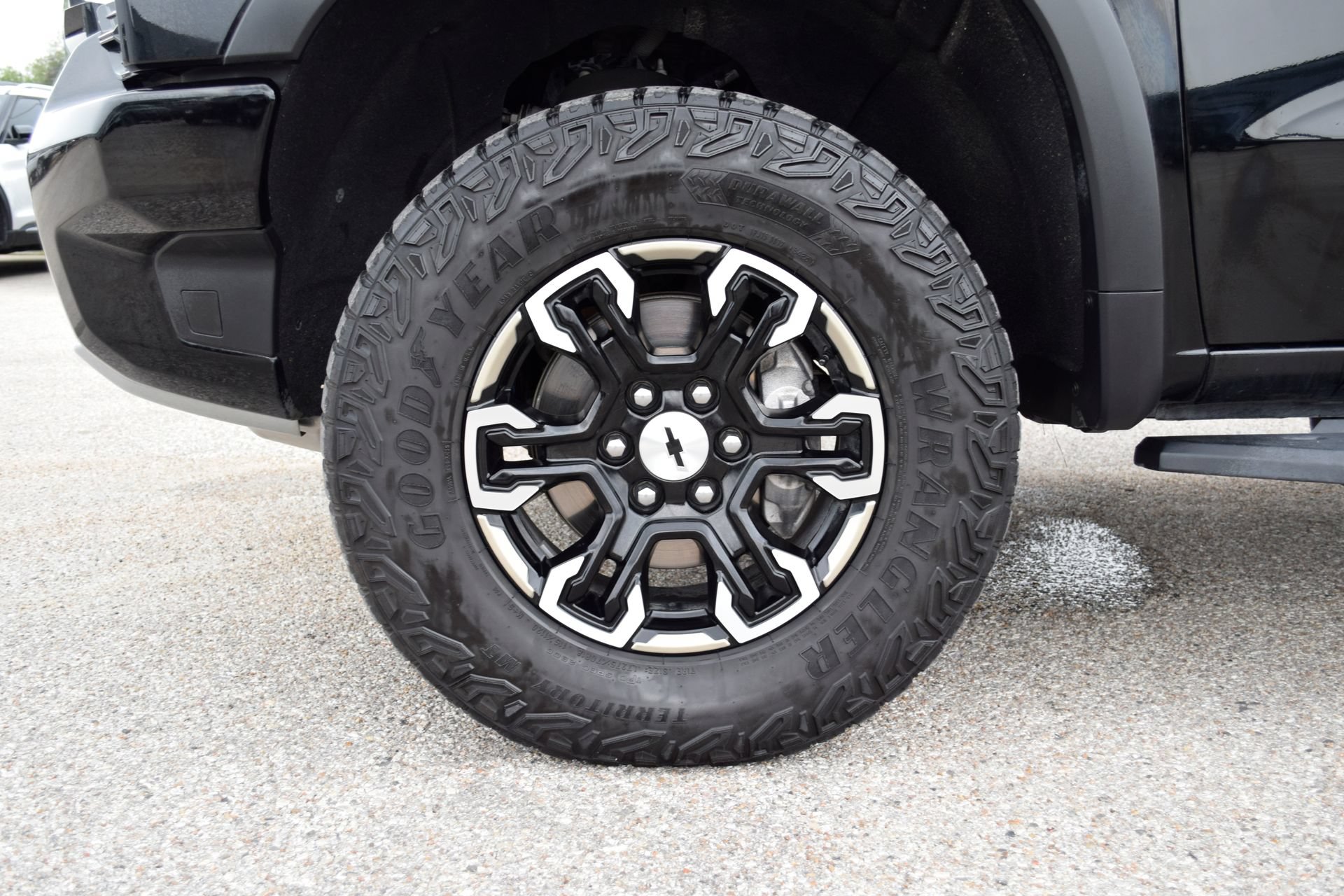 Used 2024 Chevrolet Silverado 1500 ZR2 AWD/4WD image 25
