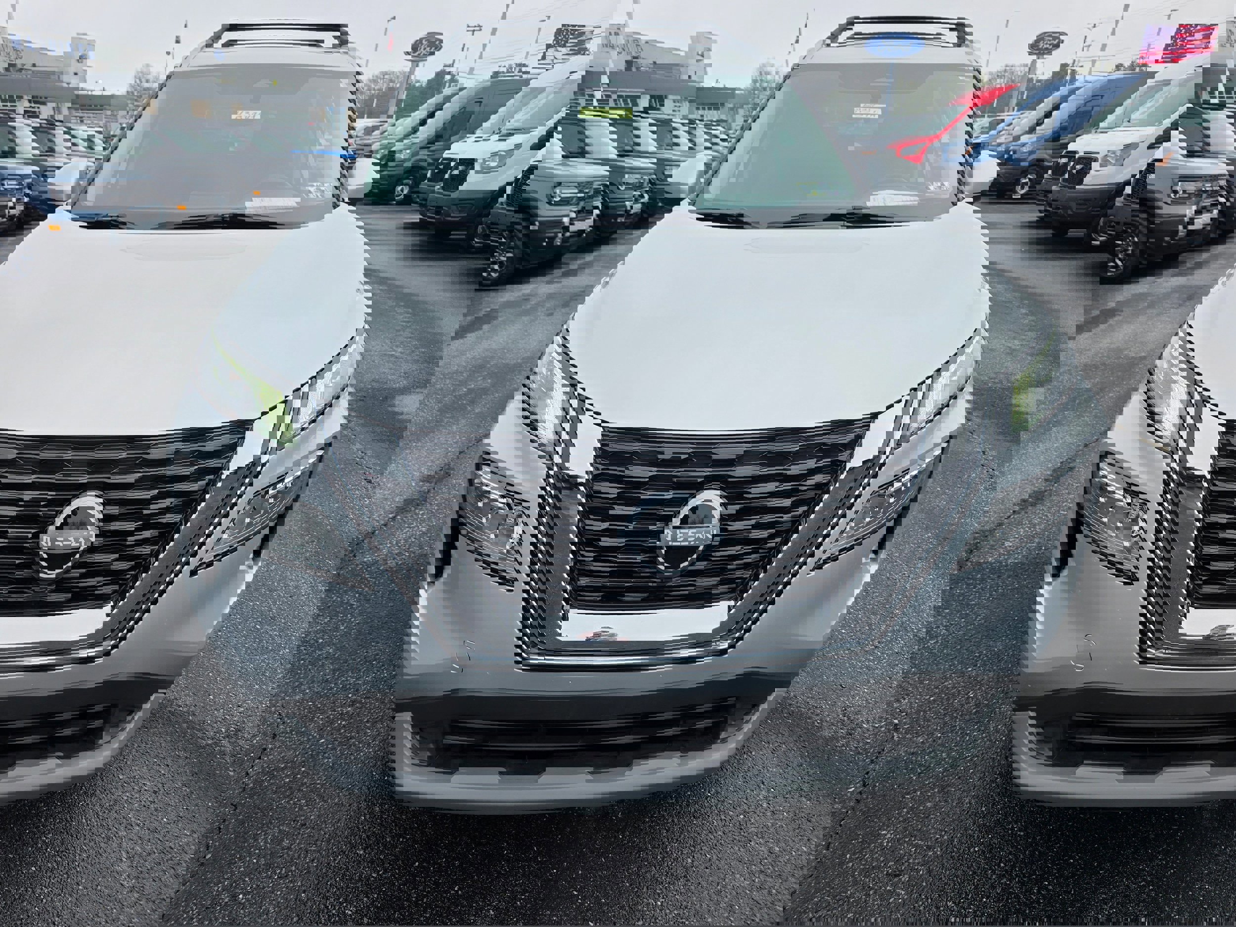 Used 2023 Nissan Rogue SV w/ SV Premium B Package image 8