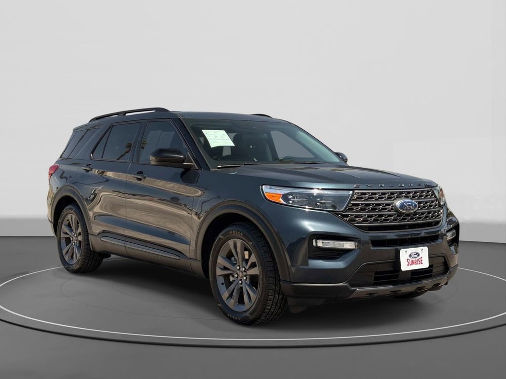 Certified 2023 Ford Explorer XLT w/ Equipment Group 202A RWD image 4