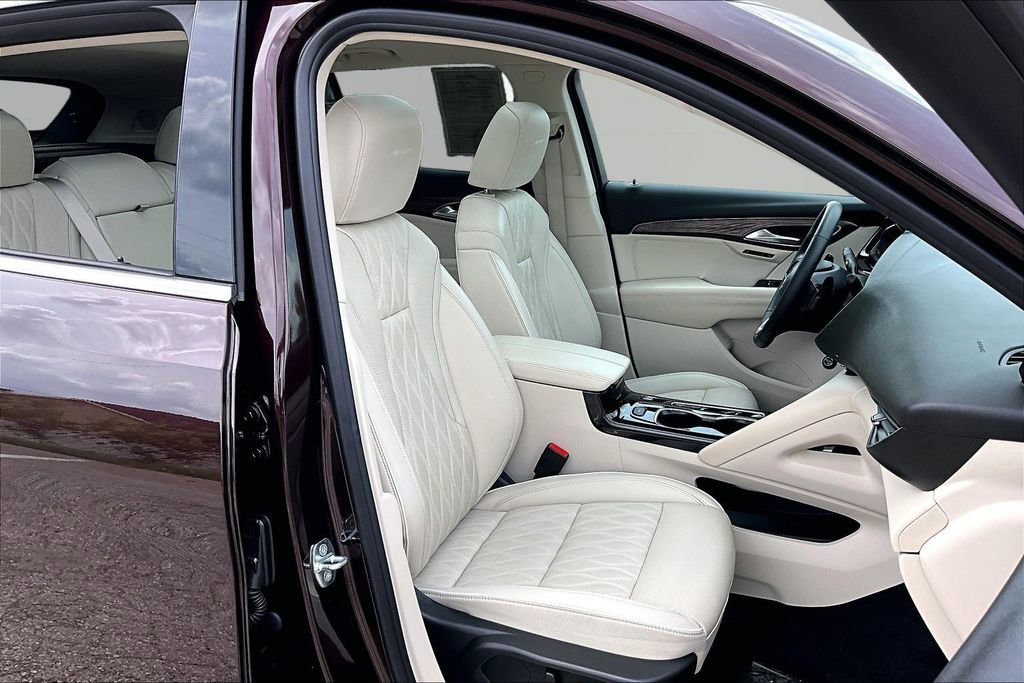 Used 2023 Buick Envision Avenir AWD/4WD image 7