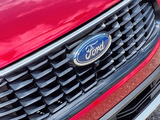 Certified 2023 Ford Escape Platinum AWD/4WD image 33