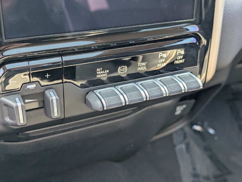 Used 2020 RAM 2500 Laramie AWD/4WD image 40