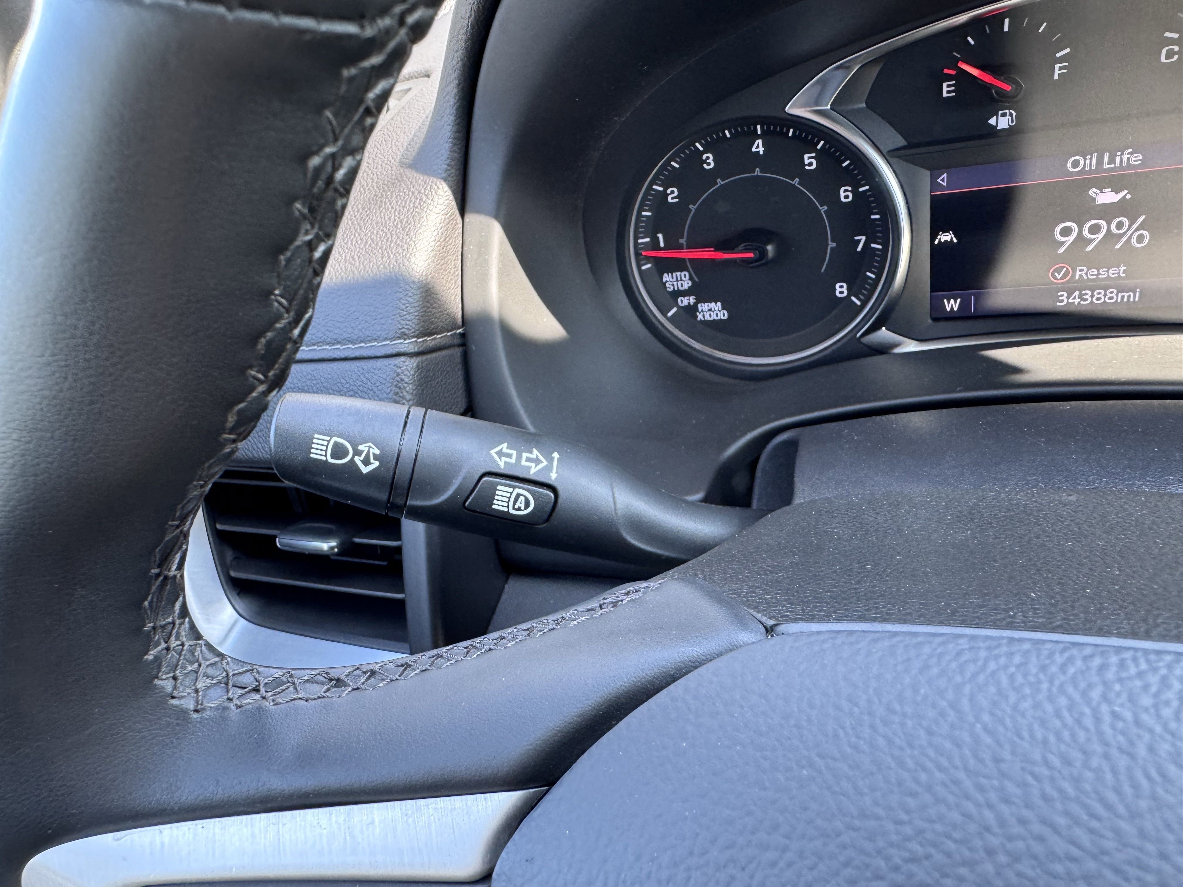 Used 2023 GMC Terrain SLT image 15