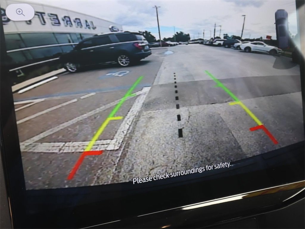 Certified 2024 Ford Expedition XLT image 10