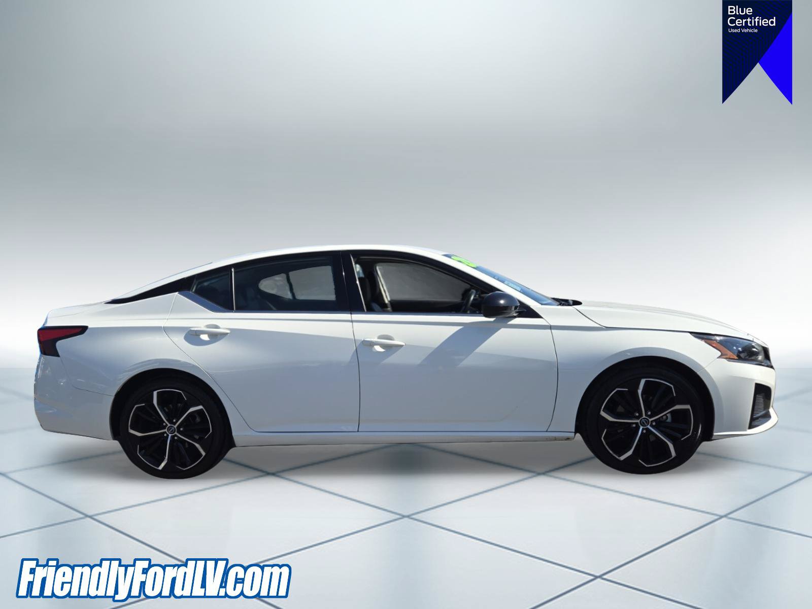 Used 2024 Nissan Altima 2.5 SR FWD image 8