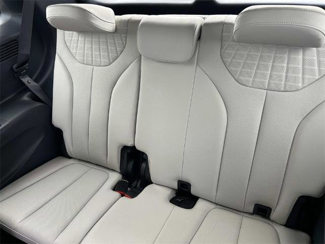 Used 2025 Hyundai Palisade Limited image 16