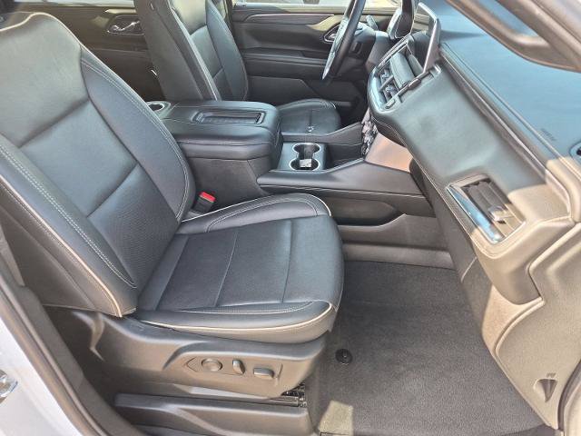 Used 2024 GMC Yukon XL SLT w/ SLT Luxury Package AWD/4WD image 32