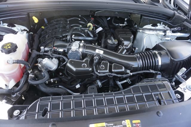 Used 2022 Jeep Grand Cherokee L Laredo RWD image 22