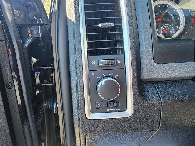 Used 2019 RAM 1500 Classic SLT AWD/4WD image 20