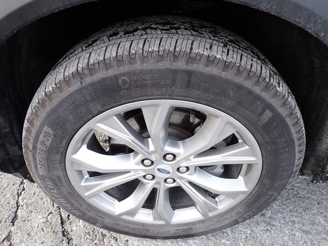 Certified 2023 Ford Explorer XLT w/ Equipment Group 202A image 9