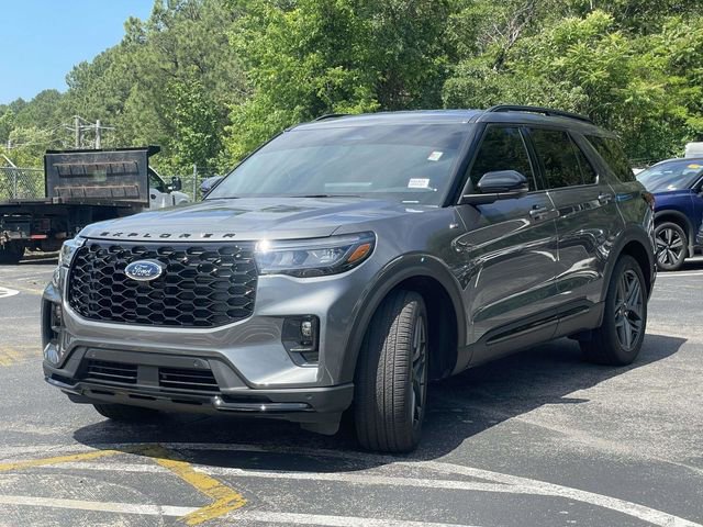 Certified 2026 Ford Explorer ST-Line w/ ST-Line Street Pack RWD image 8