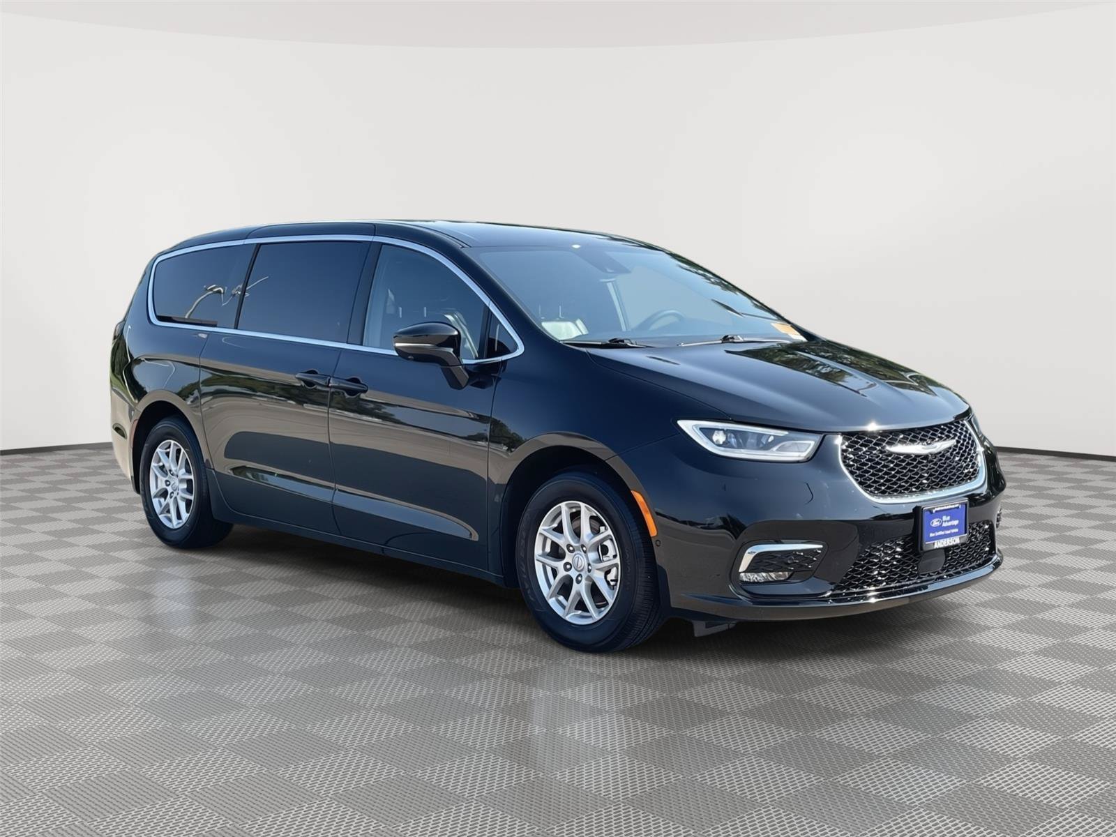 Used 2026 Chrysler Pacifica Select FWD image 5