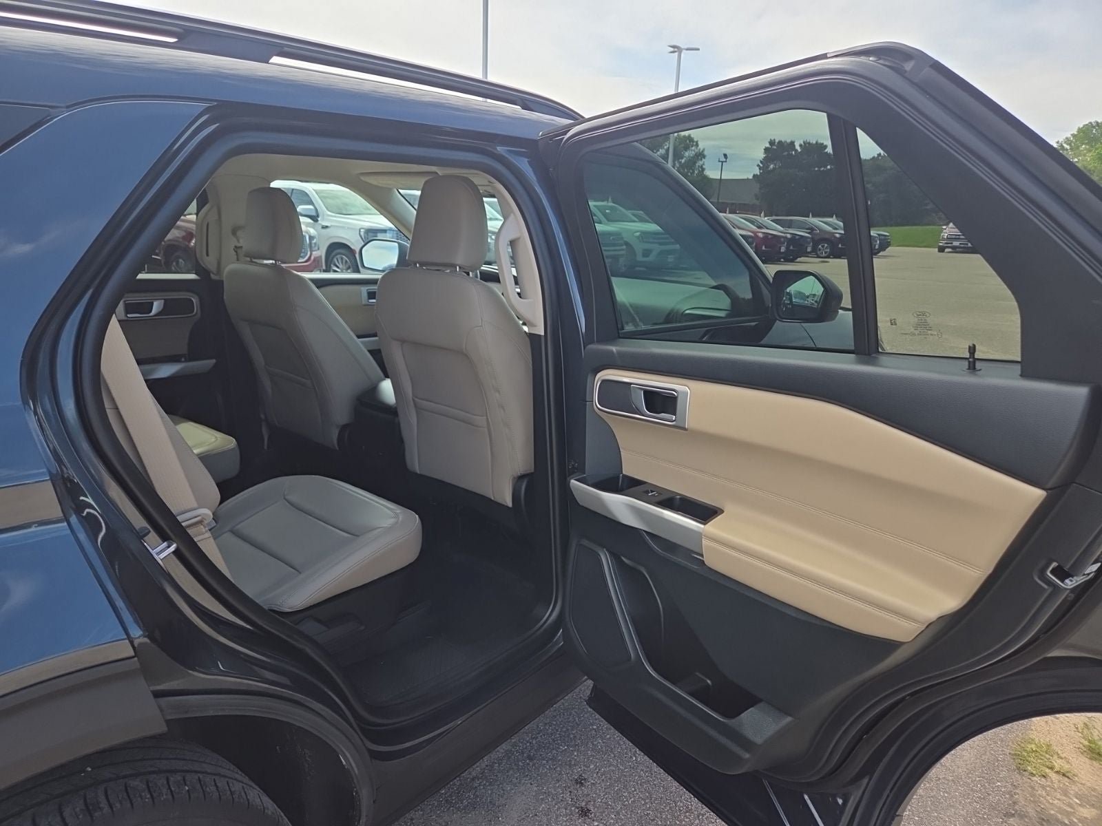 Certified 2023 Ford Explorer XLT w/ Equipment Group 202A AWD/4WD image 46