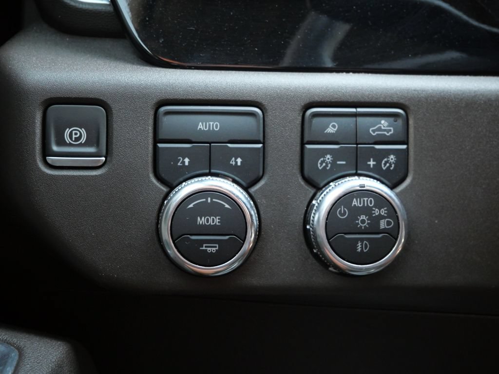Used 2025 GMC Sierra 1500 SLT AWD/4WD image 29