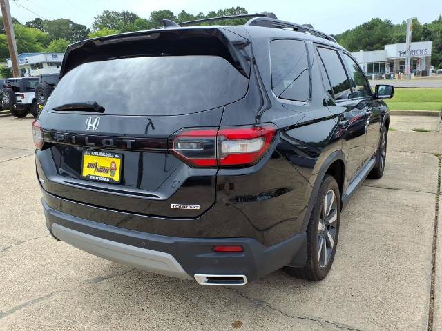 Used 2025 Honda Pilot Touring image 7
