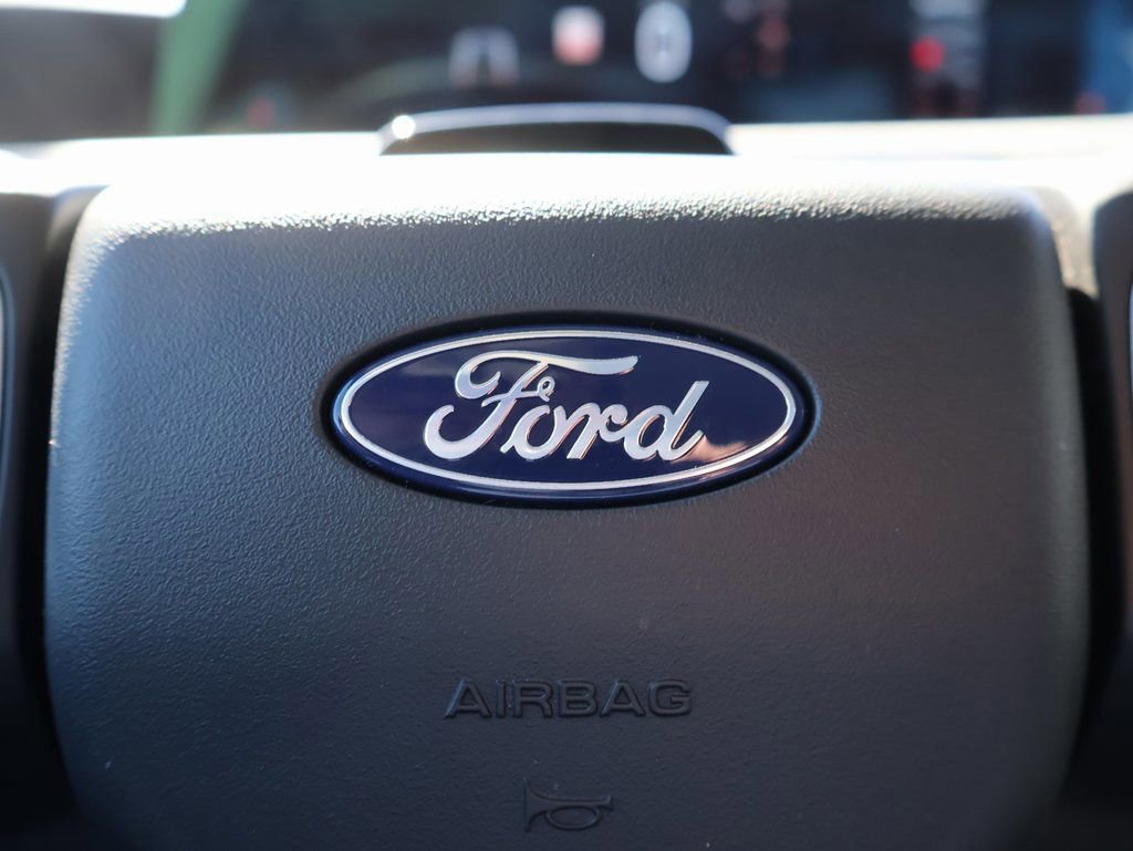 Certified 2025 Ford Expedition Max Platinum image 30