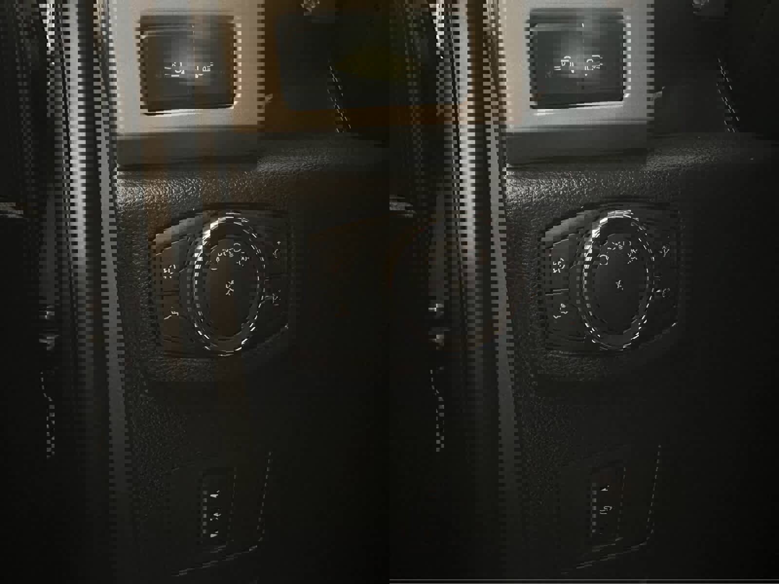 Certified 2017 Ford F350 Lariat w/ Chrome Package image 16