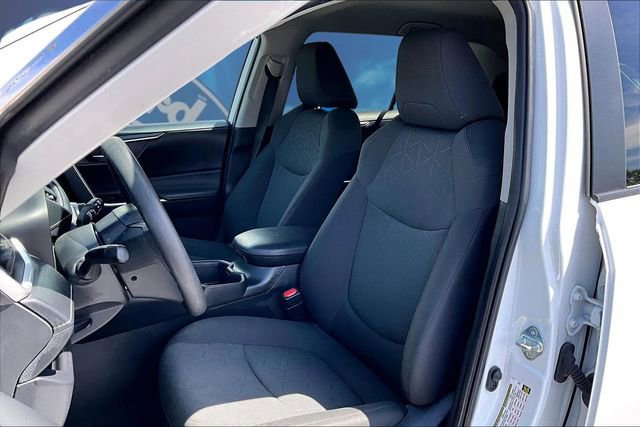 Used 2024 Toyota RAV4 XLE FWD image 23