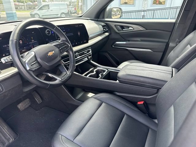 Used 2025 Chevrolet Traverse LT FWD image 10
