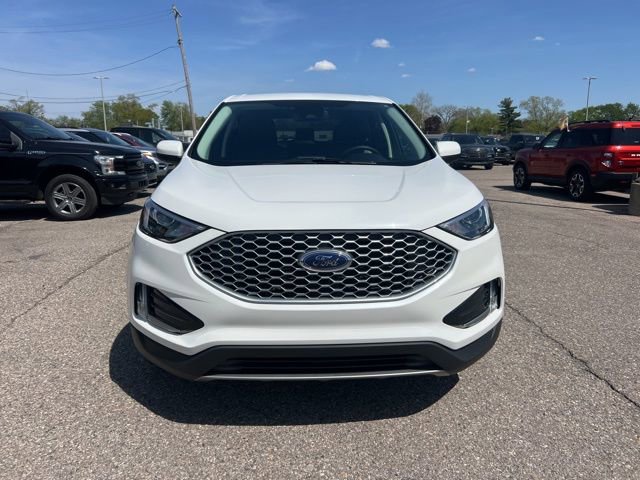 Certified 2023 Ford Edge SEL w/ Convenience Package AWD/4WD image 2
