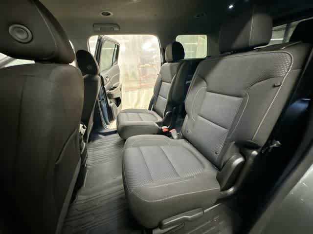 Used 2023 GMC Acadia SLE w/ Driver Convenience Package FWD image 19