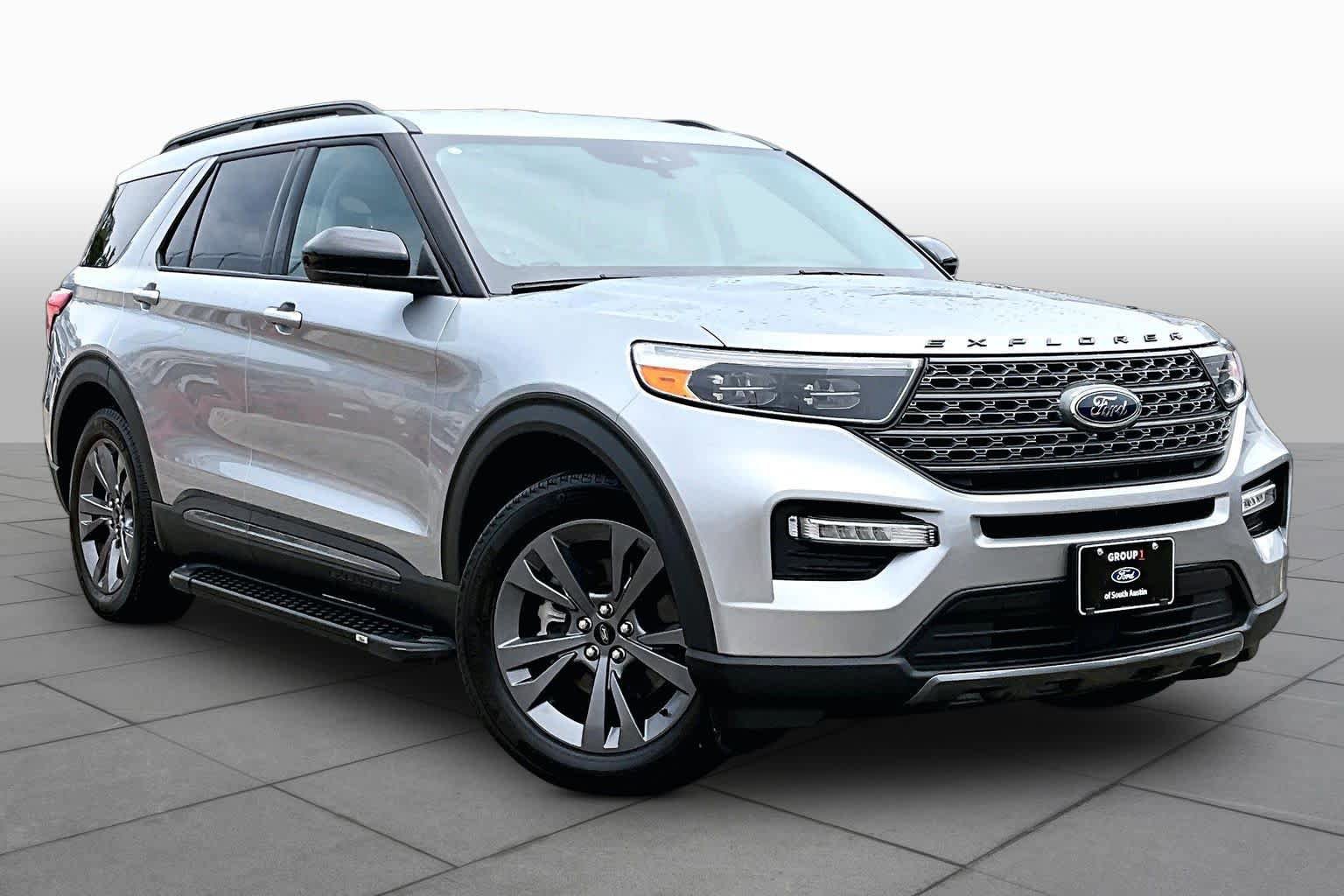 Certified 2023 Ford Explorer XLT w/ Equipment Group 202A RWD image 3