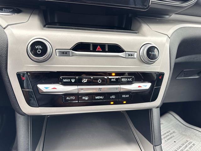 Certified 2023 Ford Explorer XLT AWD/4WD image 38