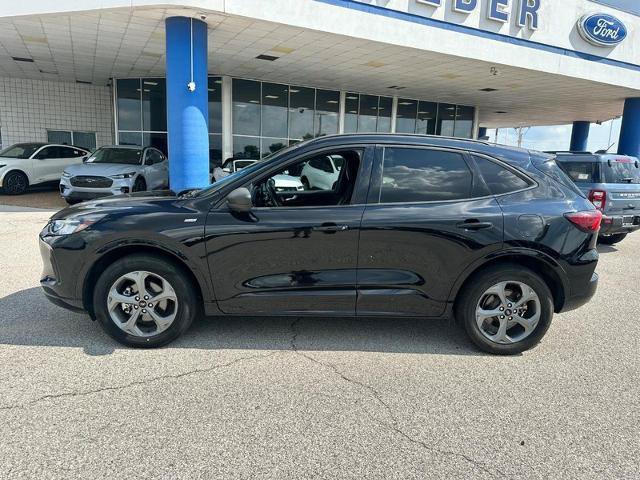 Certified 2024 Ford Escape ST-Line AWD/4WD image 2