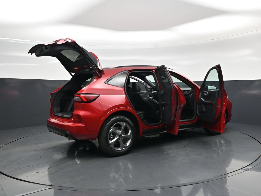 Certified 2023 Ford Escape ST-Line w/ Tech Pack #1 FWD image 5
