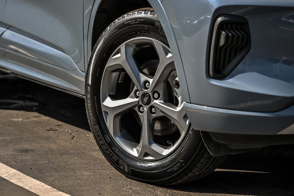 Certified 2024 Ford Escape ST-Line w/ Tech Pack #1 image 13