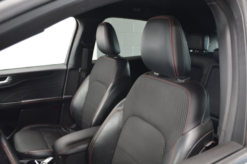 Certified 2023 Ford Escape ST-Line w/ Tech Pack #1 AWD/4WD image 9