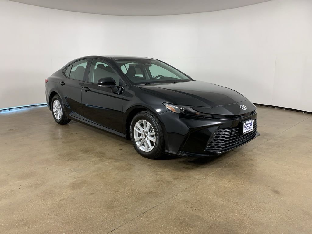 Used 2025 Toyota Camry LE FWD image 5