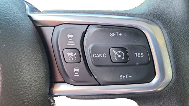 Used 2025 Jeep Wrangler Unlimited Sahara image 23