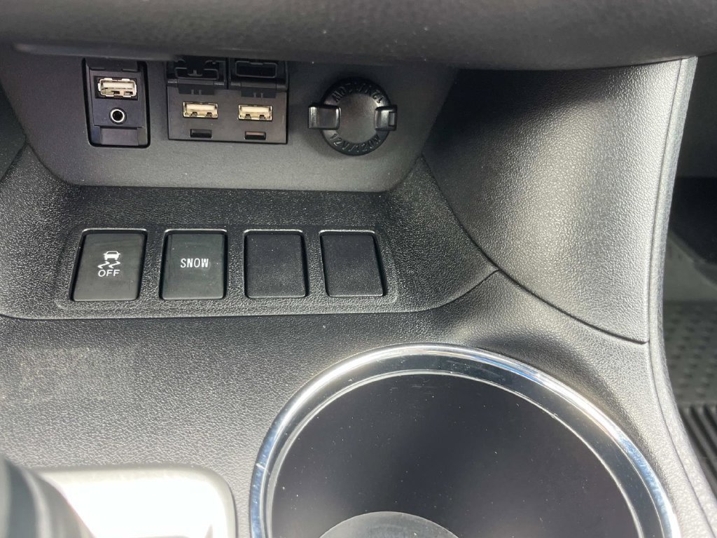 Used 2019 Toyota Highlander XLE FWD image 41