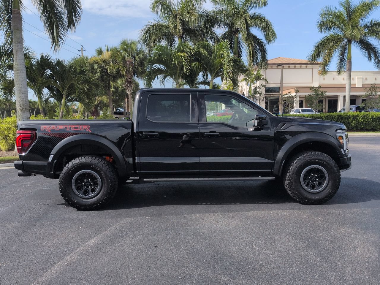 Certified 2025 Ford F150 Raptor AWD/4WD image 3