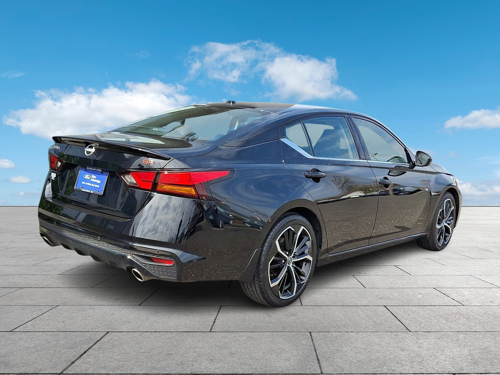 Used 2024 Nissan Altima 2.5 SR w/ SR Premium Package image 4