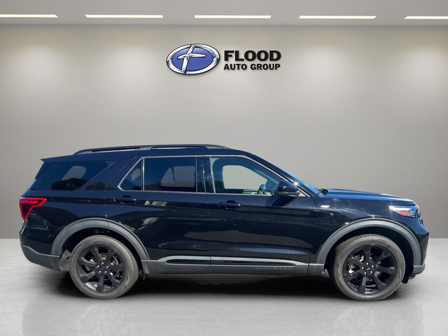 Certified 2023 Ford Explorer ST-Line w/ Class IV Trailer Tow Package AWD/4WD image 4