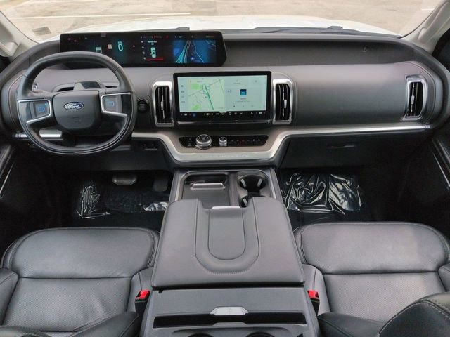 Certified 2025 Ford Expedition Max Platinum image 15