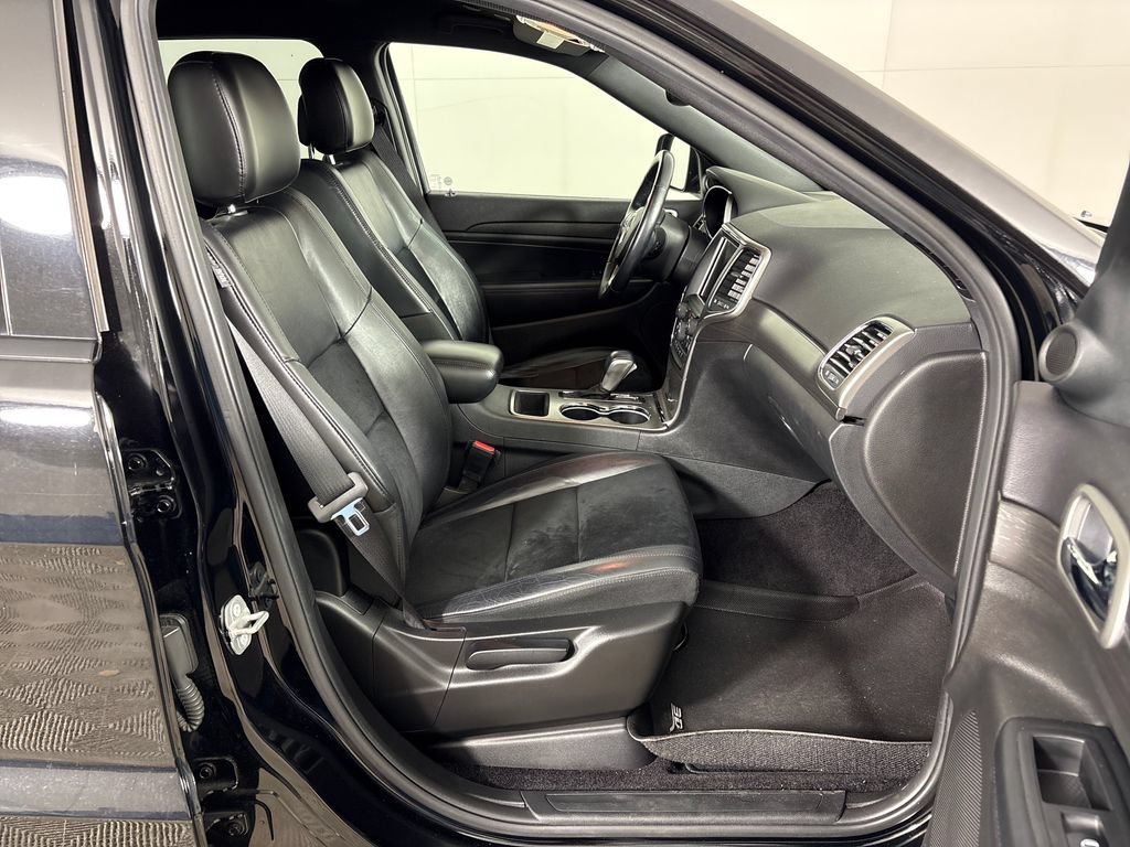 Used 2018 Jeep Grand Cherokee Altitude RWD image 6